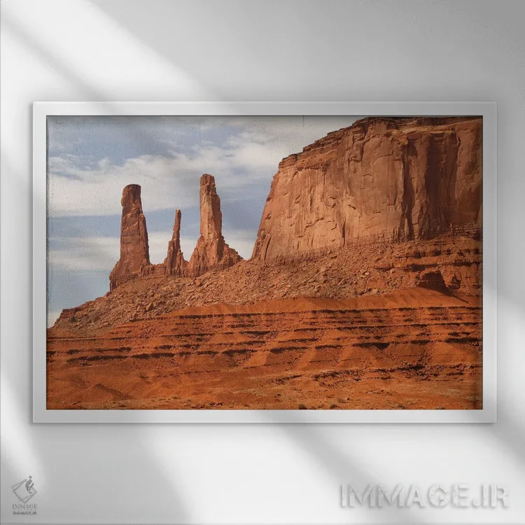 تابلو سه خواهران (کوهها) اثر برایان ولف - نمای قابدار سفید