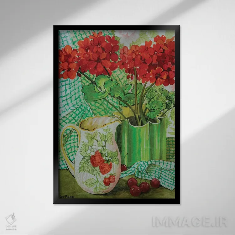 تابلو شمعدانی قرمز با پارچ توتفرنگی و گیلاسها اثر ژوان توسی - نمای قابدار مشکی