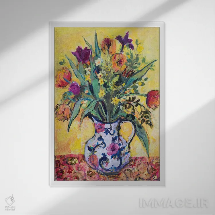 تابلو کوزهٔ گلهای بهاری روی زمینهٔ زرد اثر آن اورام - نمای قابدار سفید