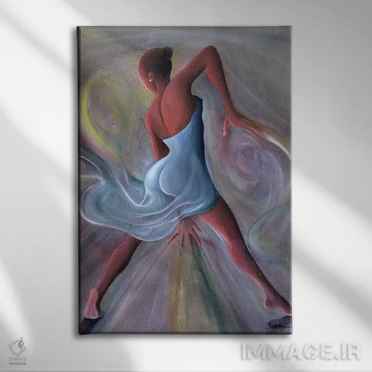 تابلو لباس آبی اثر آیکال بکفورد - نمای روبهرو روی دیوار