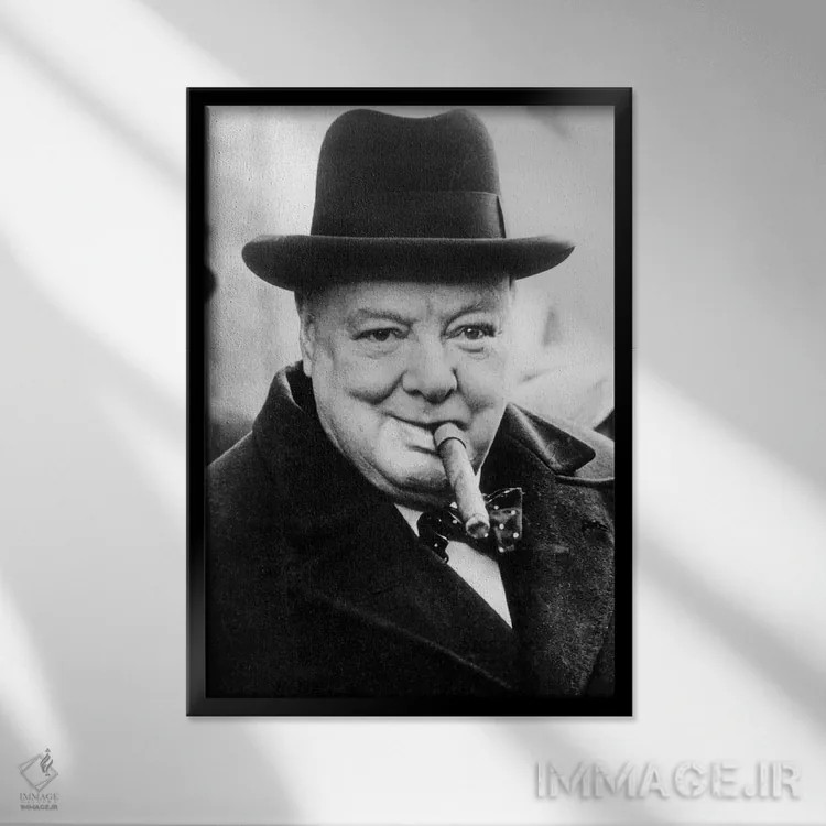 تابلو وینستون چرچیل نخستوزیر انگلیس در سال ۱۹۵۰ اثر رو دز آرشیو (آرشیو خیابان) - نمای قابدار مشکی
