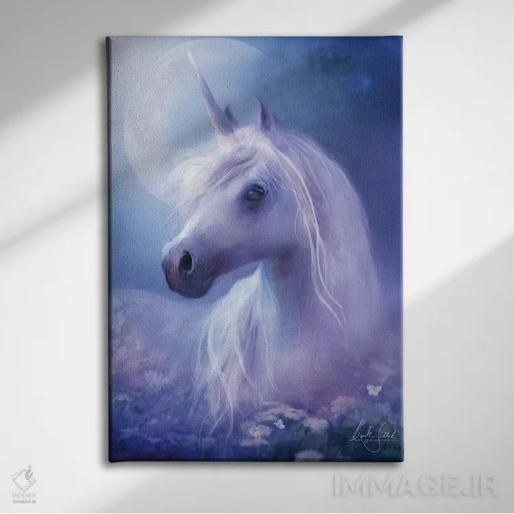 تابلو ماه اسب تکشاخ اثر بنت شلیک - نمای روبهرو روی دیوار