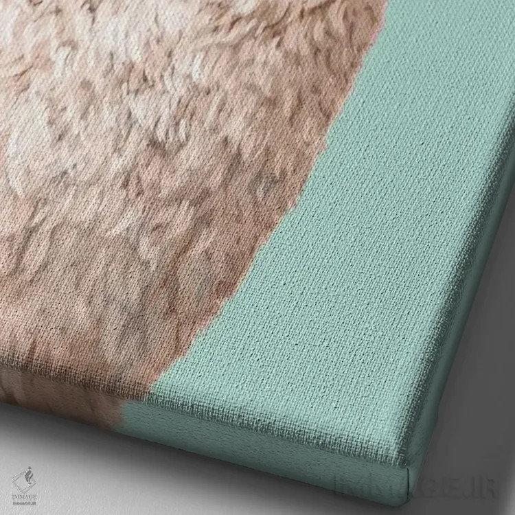 تابلو آلپاکای بازیگوش در حال جویدن آدامس بادکنکی سبز اثر بگ نوز ورک (استودیو) - نمای نزدیک بافت بوم