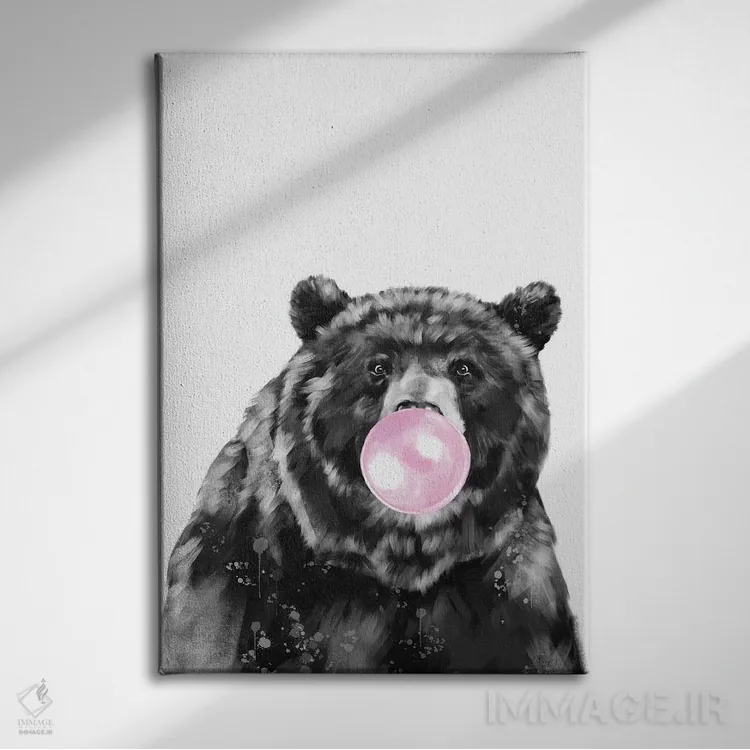 تابلو خرس سیاه بزرگ با آدامس بادکنکی اثر بگ نوز ورک (استودیو) - نمای روبهرو روی دیوار