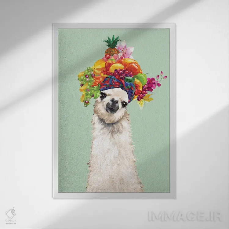 تابلو لاما با تاج گل میوهای در رنگ سبز اثر بگ نوز ورک (استودیو) - نمای قابدار سفید
