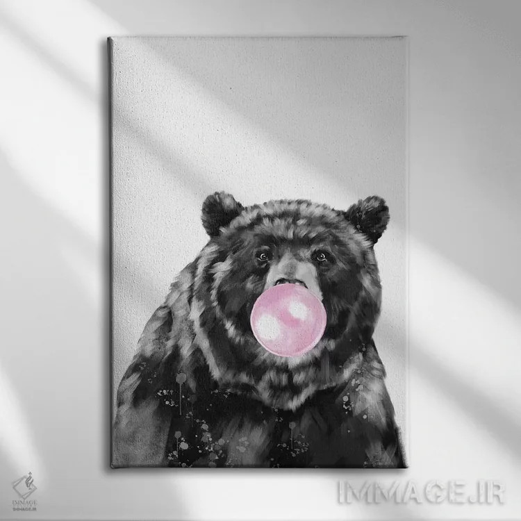 تابلو خرس بزرگ در حال فوت کردن آدامس بادکنکی (سیاه و سفید) اثر بگ نوز ورک (استودیو) - نمای روبهرو روی دیوار