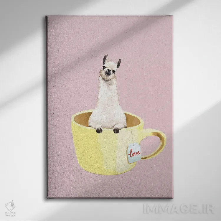 تابلو لاما در لیوان اثر بگ نوز ورک (استودیو) - نمای روبهرو روی دیوار