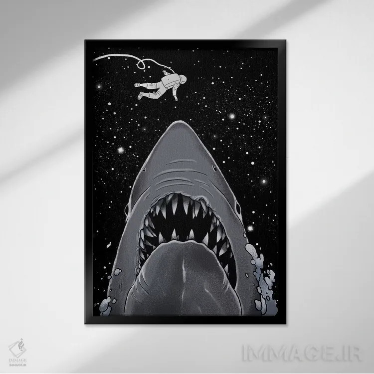 تابلو فضانورد با فکها روبرو میشود (ارجاع به فیلم Jaws) اثر بگ نوز ورک (استودیو) - نمای قابدار مشکی