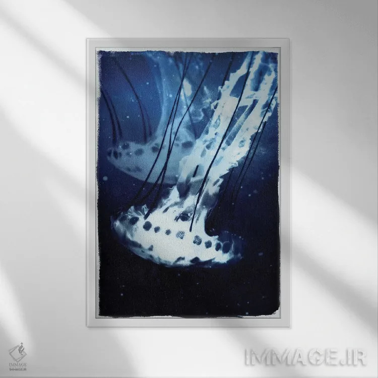 تابلو عروس دریایی نیلی اثر ۳۳ استخوان شکسته - نمای قابدار سفید