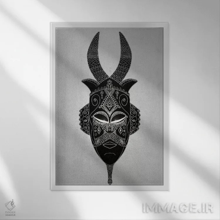 تابلو نقاب قبیلهای شاخدار ۱ اثر باروف - نمای قابدار سفید