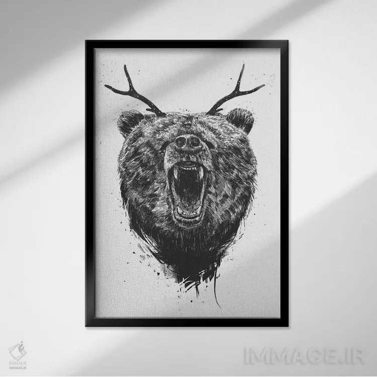 تابلو خرس عصبانی با شاخ گوزن اثر بالازس شولتی - نمای قابدار مشکی