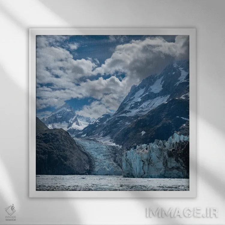 تابلو کوههای مرتفع اطراف ورودی جانز هاپکینز باعث ایجاد یخچالهای فراوانی میشوند اثر بتی سدرکوئیست - نمای قابدار سفید