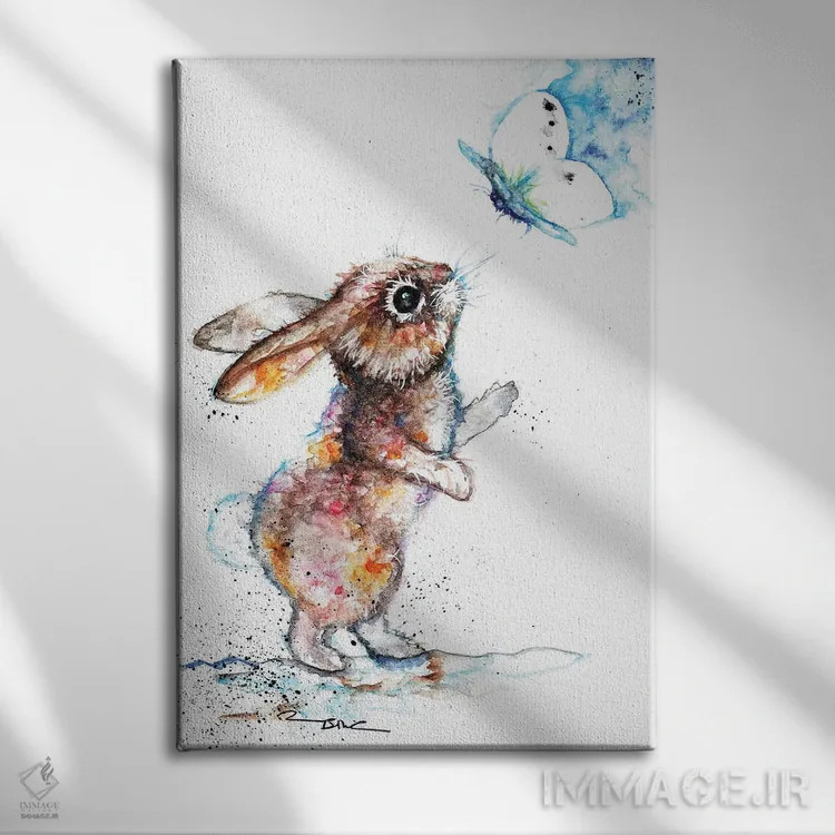 تابلو خرگوش و پروانه سفید کلم اثر بیبزآرتس - نمای روبهرو روی دیوار