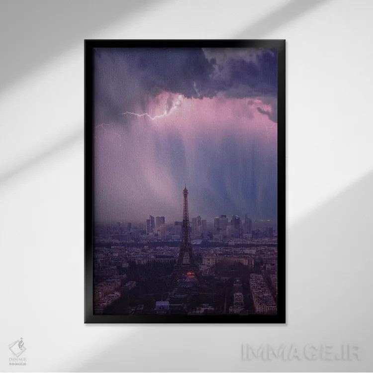 تابلو وحشت در پاریس اثر برنت شاونور - نمای قابدار مشکی