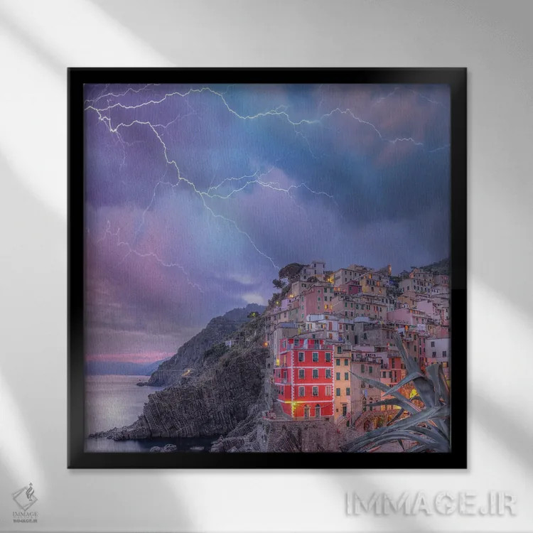 تابلو سکون در چینکو تره (ایتالیا) اثر برنت شاونور - نمای قابدار مشکی