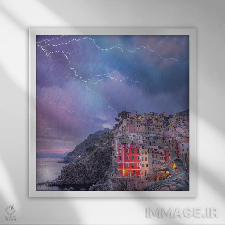 تابلو سکون در چینکو تره (ایتالیا) اثر برنت شاونور - نمای قابدار سفید