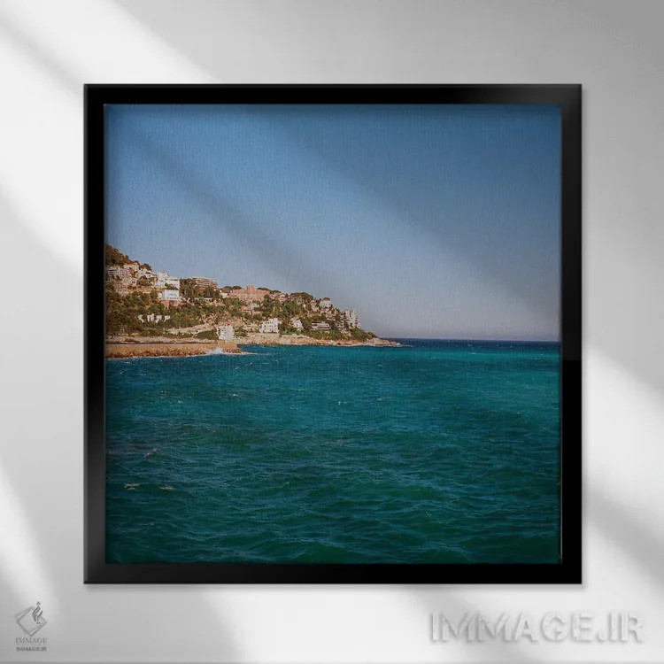 تابلو نیس فرانسه شماره بیست و چهار روی فیلم اثر بثانی یانگ - نمای قابدار مشکی