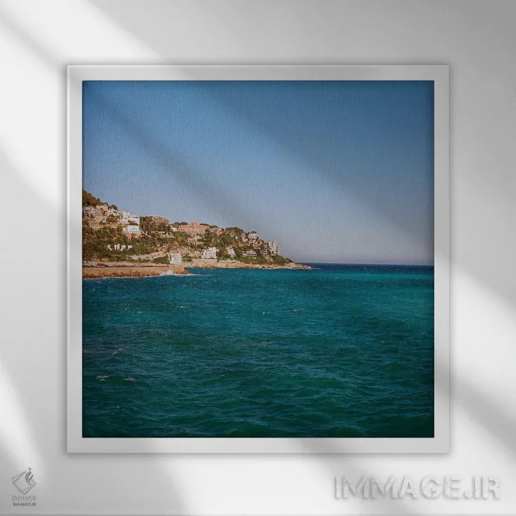 تابلو نیس فرانسه شماره بیست و چهار روی فیلم اثر بثانی یانگ - نمای قابدار سفید