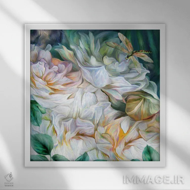 تابلو سنجاقک روی گل رز اثر کارول کاوالاریس - نمای قابدار سفید