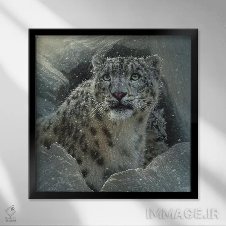تابلو قلعهٔ پلنگ برفی (مربع) اثر کالین بوگل - نمای قابدار مشکی