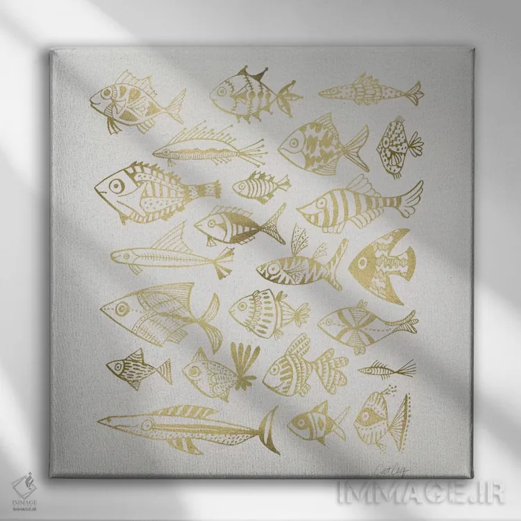 تابلو نقاشی ماهی طلایی اثر کت کوکیلت - نمای روبهرو روی دیوار
