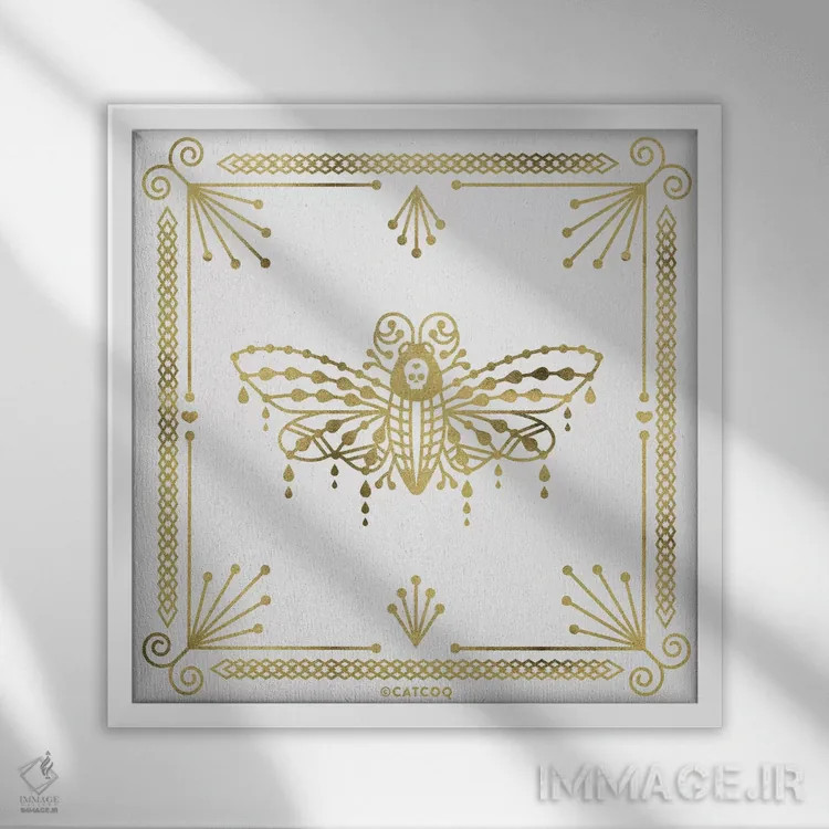 تابلو پروانه جمجمه طلایی (حشره) اثر کت کوکیلت - نمای قابدار سفید