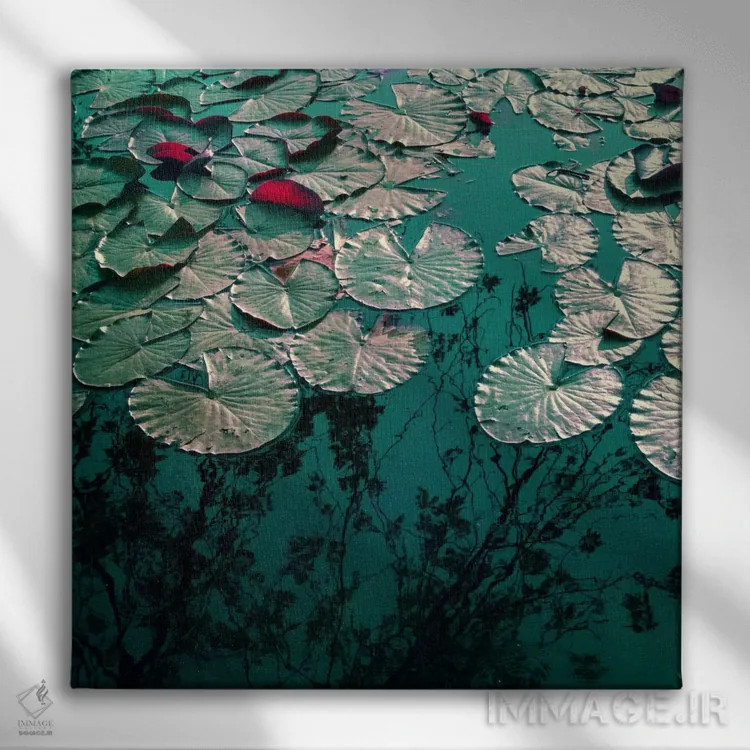 تابلو نیلوفرهای آبی اثر کلودیا دروسرت - نمای روبهرو روی دیوار