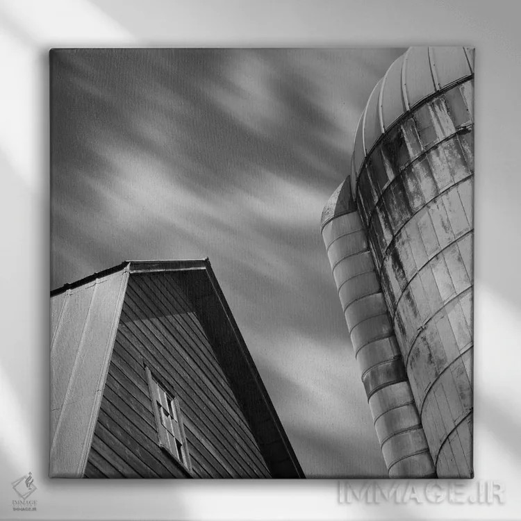 تابلو انبار و سیلو اثر چیپ فورلی - نمای روبهرو روی دیوار