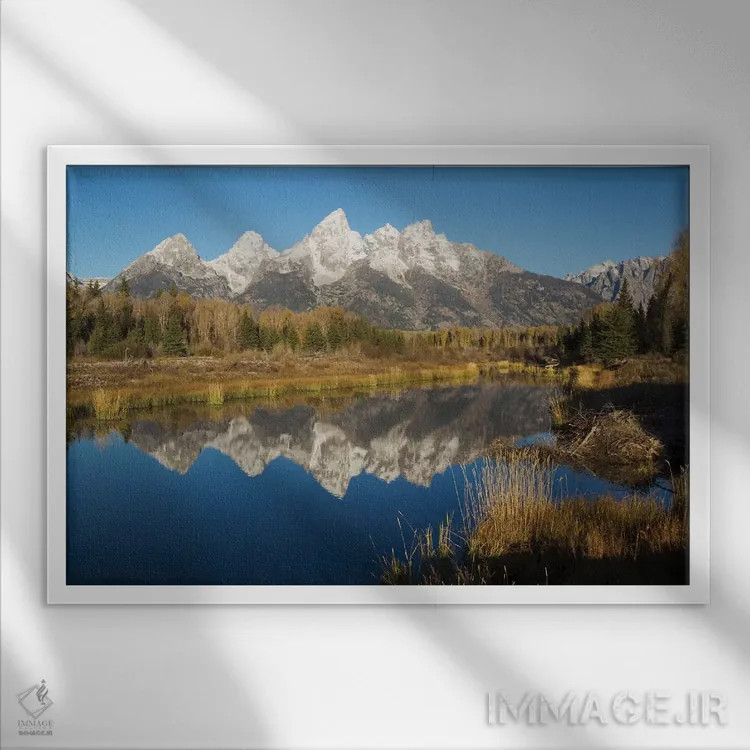 تابلو بازتاب گرند تتونز در حوضچه سگآبی اثر کن آرچر - نمای قابدار سفید