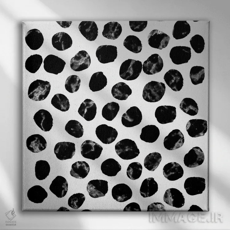 تابلو "نقطههای مرمری (سیاه و سفید)" اثر شارلوت وینتر - نمای روبهرو روی دیوار