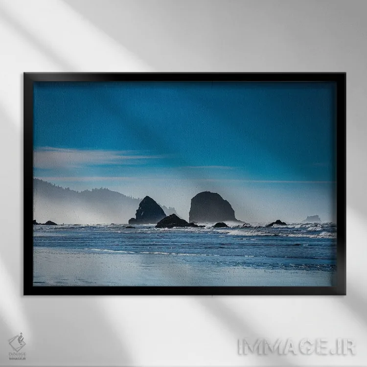 تابلو مه در ساحل کنن اثر کت کریگن - نمای قابدار مشکی