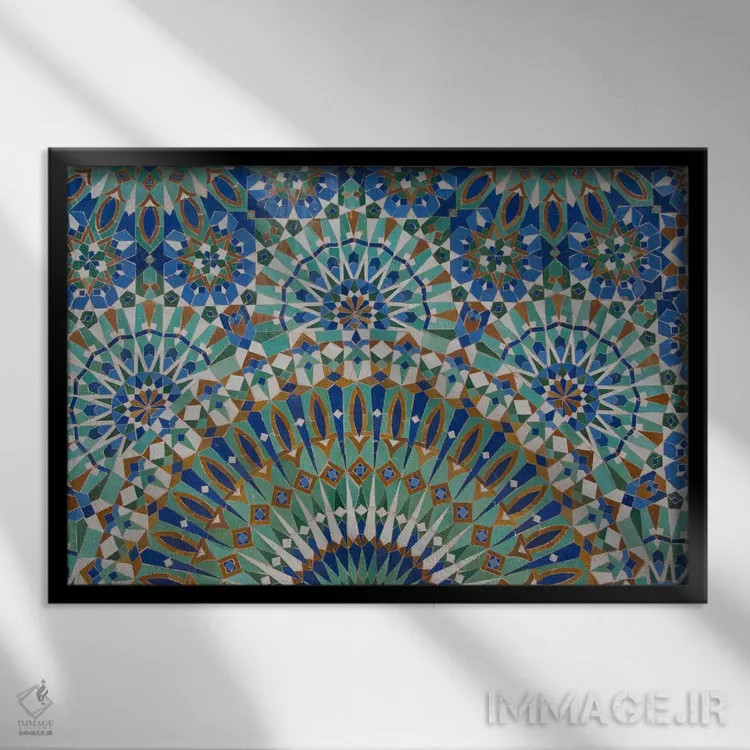 تابلو نمای نزدیک از موزاییک تزئینی شماره یک، مسجد حسن دوم، کازابلانکا، مراکش اثر سیندی میلر هاپکینز - نمای قابدار مشکی