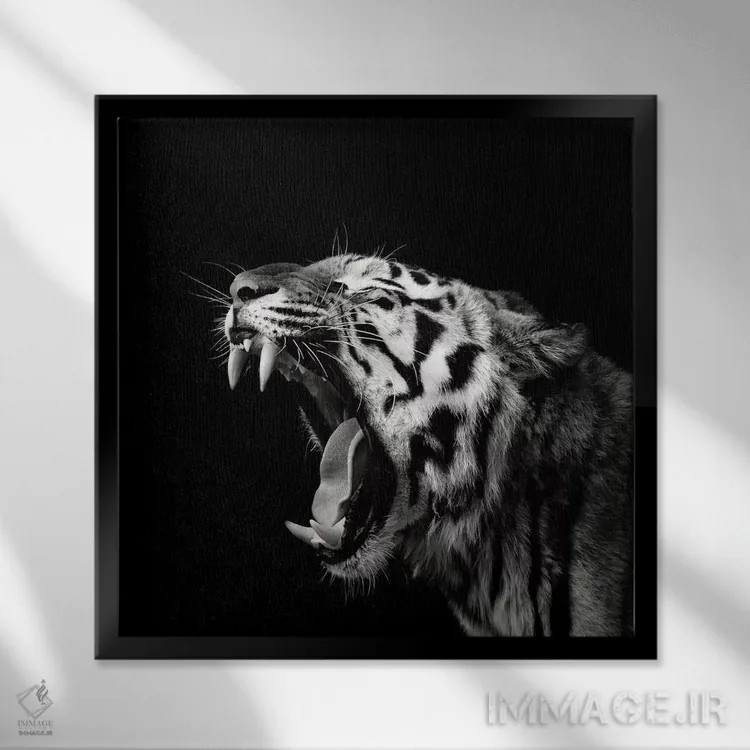 تابلو خمیازه نخستین چهارم اثر کریستین مِرمان - نمای قابدار مشکی