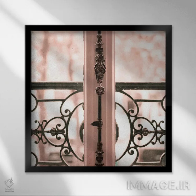 تابلو بالکن پاریسی اثر کارولین مینت - نمای قابدار مشکی