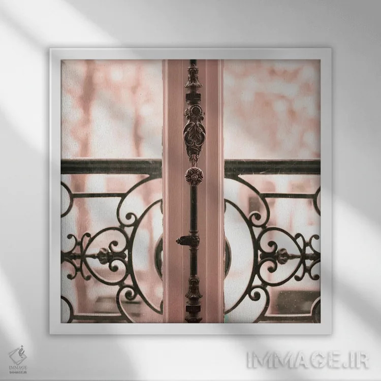 تابلو بالکن پاریسی اثر کارولین مینت - نمای قابدار سفید