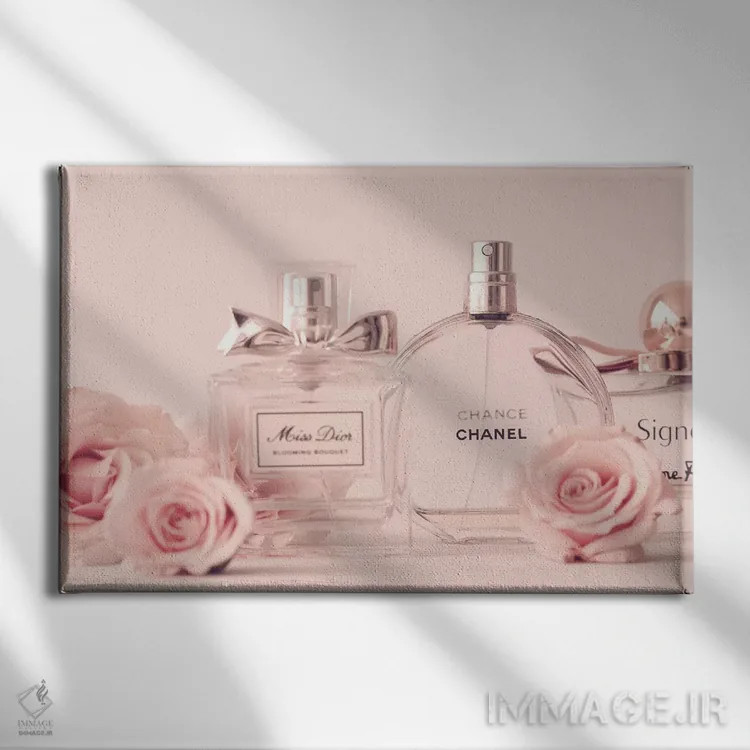 تابلو مجموعه عطر اثر کارولین مینت - نمای روبهرو روی دیوار