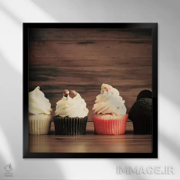 تابلو کاپکیکهای پاییزی اثر کارولین مینت - نمای قابدار مشکی