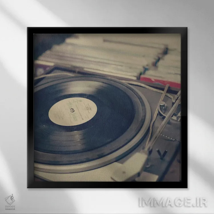 تابلو رترو رترو دوم (سبک قدیمی) اثر کارولین مینت - نمای قابدار مشکی