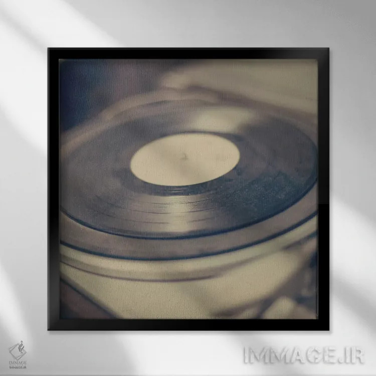 تابلو رترو رترو اول (سبک قدیمی) اثر کارولین مینت - نمای قابدار مشکی