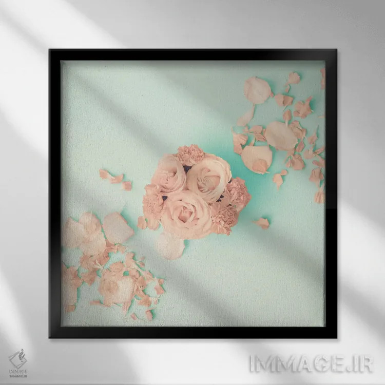 تابلو ترکیب گلهای رز اثر کارولین مینت - نمای قابدار مشکی