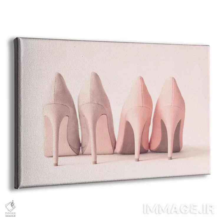 تابلو کفشهای پاشنهبلند کمرنگ اثر کارولین مینت - نمای پرسپکتیو محصول