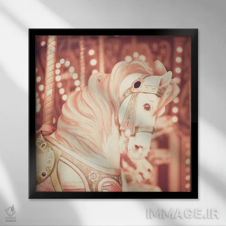 تابلو اسب چرخوفلک کمرنگ اثر کارولین مینت - نمای قابدار مشکی