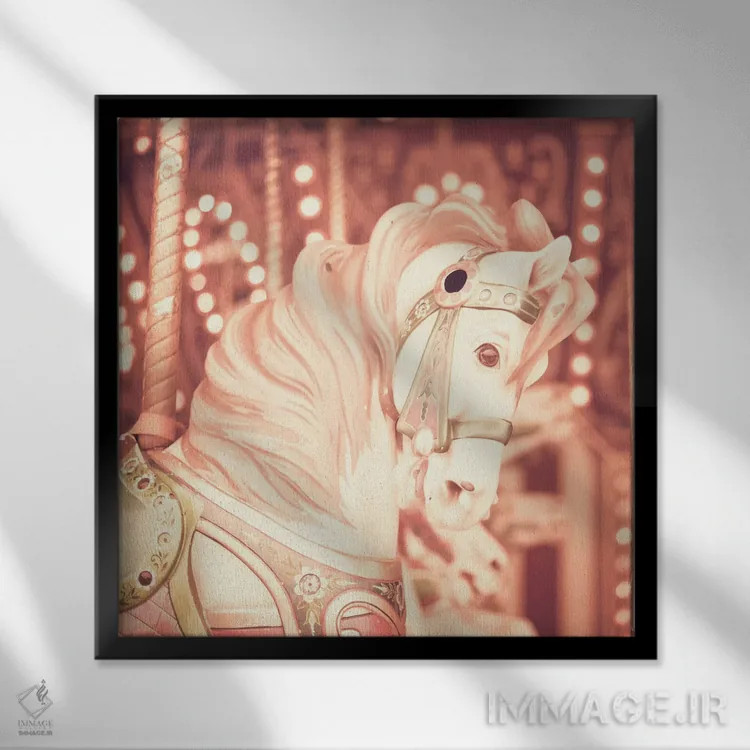 تابلو اسب چرخوفلک کمرنگ اثر کارولین مینت - نمای قابدار مشکی