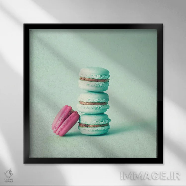 تابلو ماکارونهای خوشمزه اثر کارولین مینت - نمای قابدار مشکی