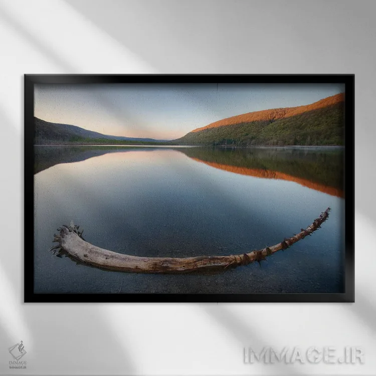 تابلو New York State. Early spring morning on Labrador Pond.,آمریکا، ایالت نیویورک. صبح زود بهاری در دریاچه لابرادور اثر کریس موری - نمای قابدار مشکی