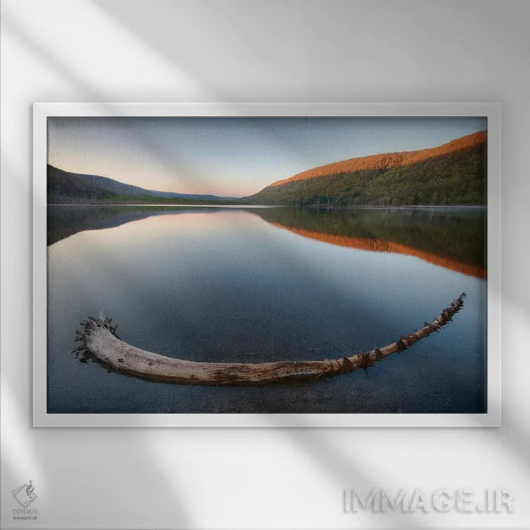تابلو New York State. Early spring morning on Labrador Pond.,آمریکا، ایالت نیویورک. صبح زود بهاری در دریاچه لابرادور اثر کریس موری - نمای قابدار سفید