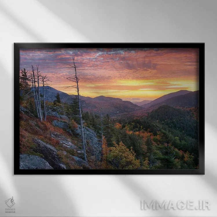 تابلو New York State. Sunrise on Mount Baxter in autumn, Adirondack Mountains.,آمریکا، ایالت نیویورک. طلوع آفتاب پاییزی بر قله باکستر، کوههای آدیرونداک اثر کریس موری - نمای قابدار مشکی