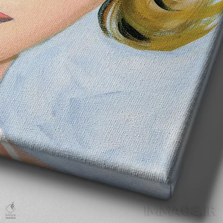 تابلو جلد ووگ با تزئینات قدیمی و درخشان (مد) اثر کتی مینگوس - نمای نزدیک بافت بوم