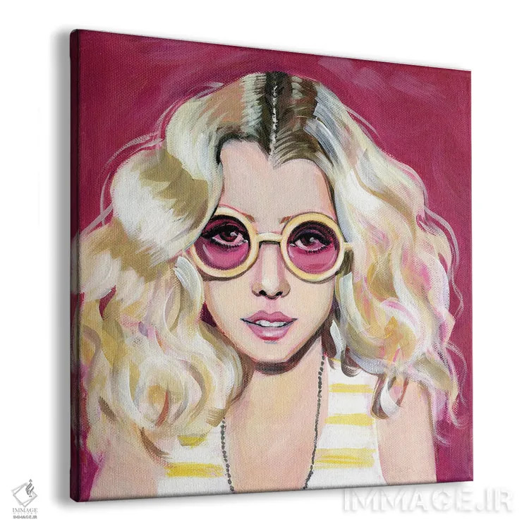 تابلو دختر دهه هفتادی با عینک آفتابی اثر کتی مینگوس - نمای پرسپکتیو محصول