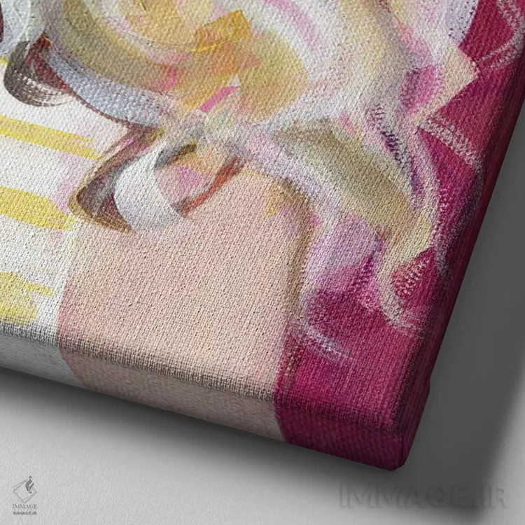 تابلو دختر دهه هفتادی با عینک آفتابی اثر کتی مینگوس - نمای نزدیک بافت بوم